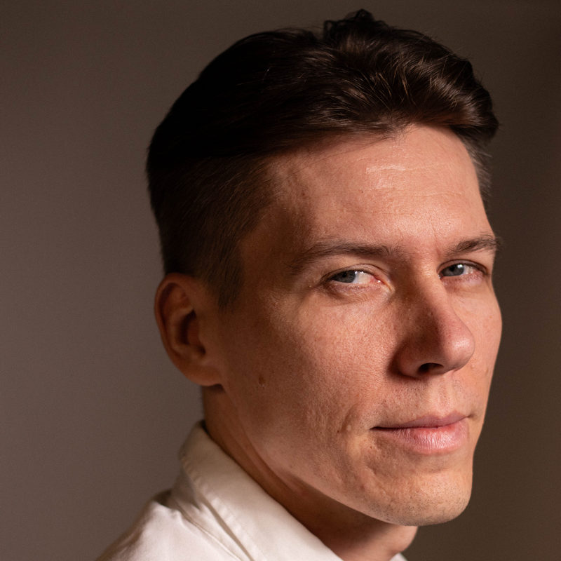 Фото сотрудника