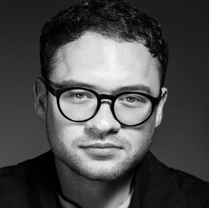 Фото сотрудника