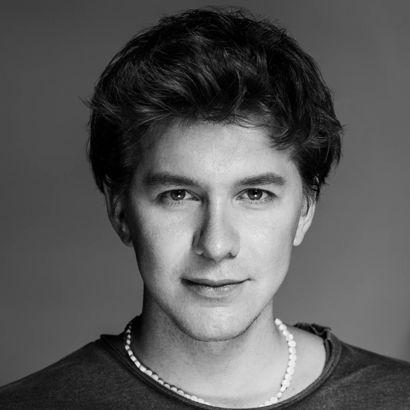 Фото сотрудника